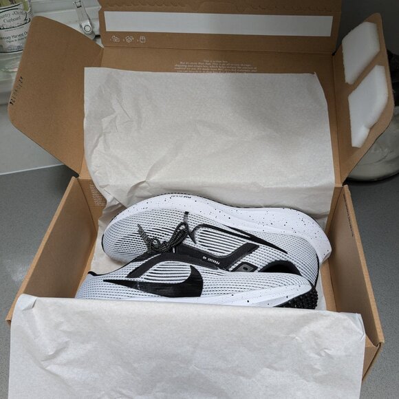 BNIB Nike Air Zoom Pegasus - sizes 8 + 8.5 available - Picture 5 of 6